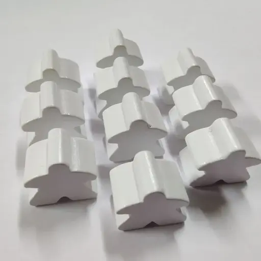 Білий дерев`яний міпл